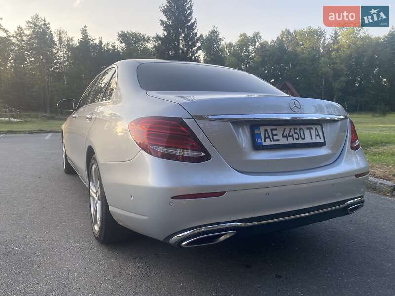 Седан Mercedes-Benz E-Class 2016 в Дніпрі