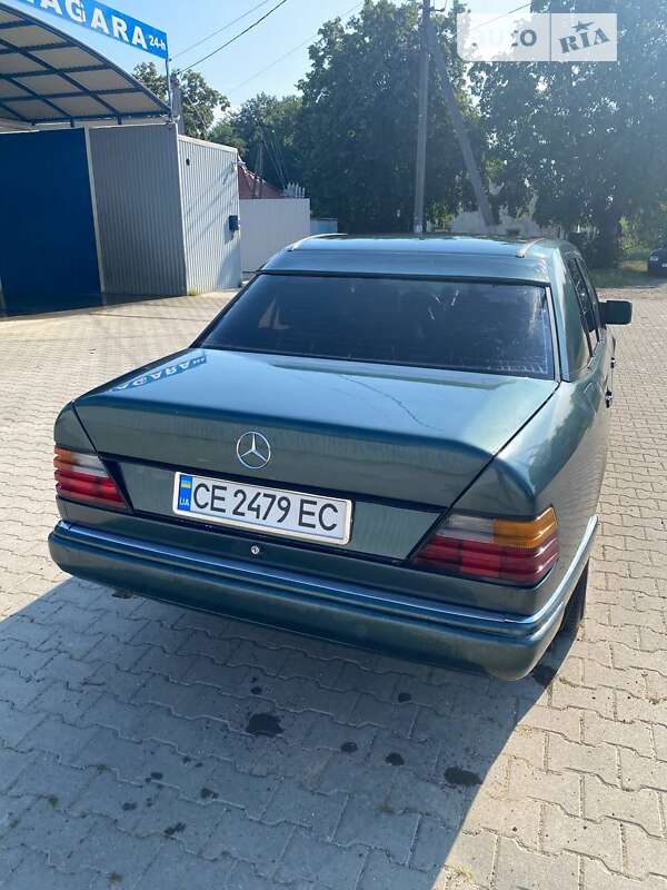 Седан Mercedes-Benz E-Class 1990 в Чернівцях