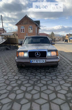 Седан Mercedes-Benz E-Class 1990 в Косове