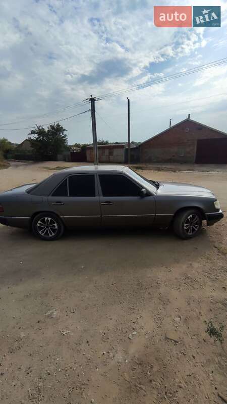 Седан Mercedes-Benz E-Class 1994 в Белгороде-Днестровском фото 4 Седан Mercedes-Benz E-Class 1994 в Белгороде-Днестровском