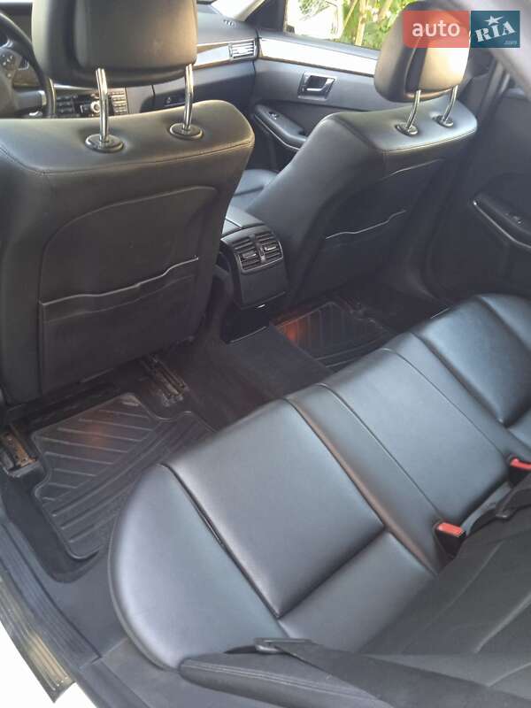 Седан Mercedes-Benz E-Class 2010 в Киеве