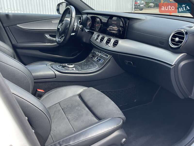Седан Mercedes-Benz E-Class 2017 в Киеве