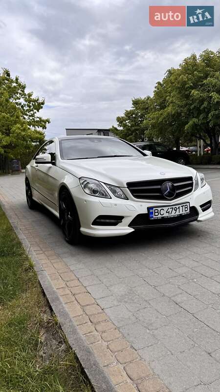 Купе Mercedes-Benz E-Class 2012 в Львове