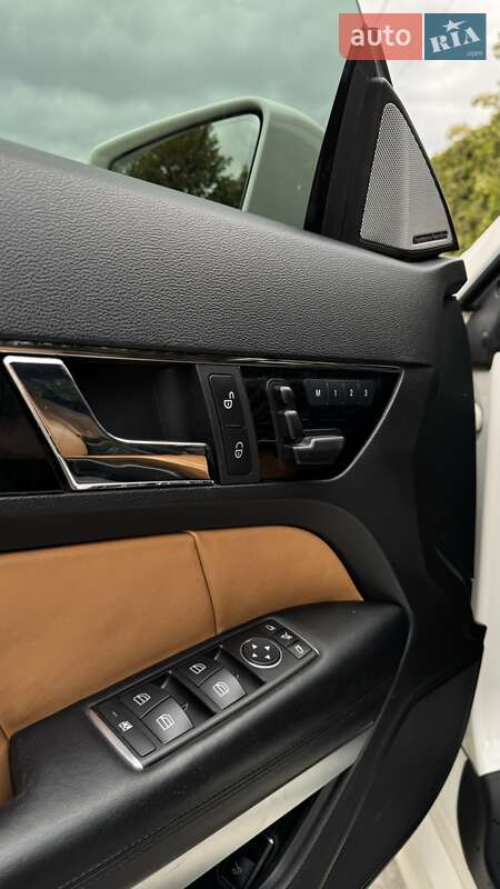 Купе Mercedes-Benz E-Class 2012 в Львове