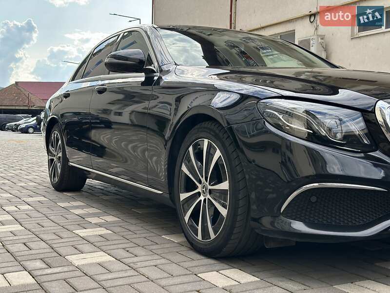 Седан Mercedes-Benz E-Class 2018 в Сваляві