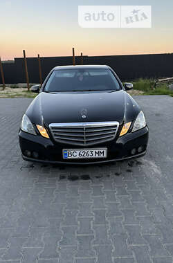 Седан Mercedes-Benz E-Class 2011 в Львові