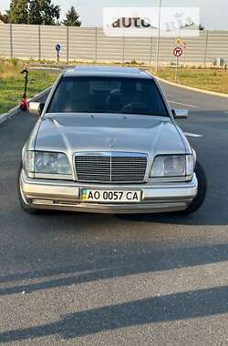 Седан Mercedes-Benz E-Class 1994 в Виноградові