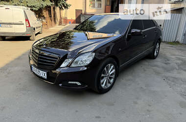 Седан Mercedes-Benz E-Class 2009 в Днепре