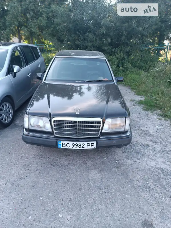 Mercedes-Benz E-Class 1992