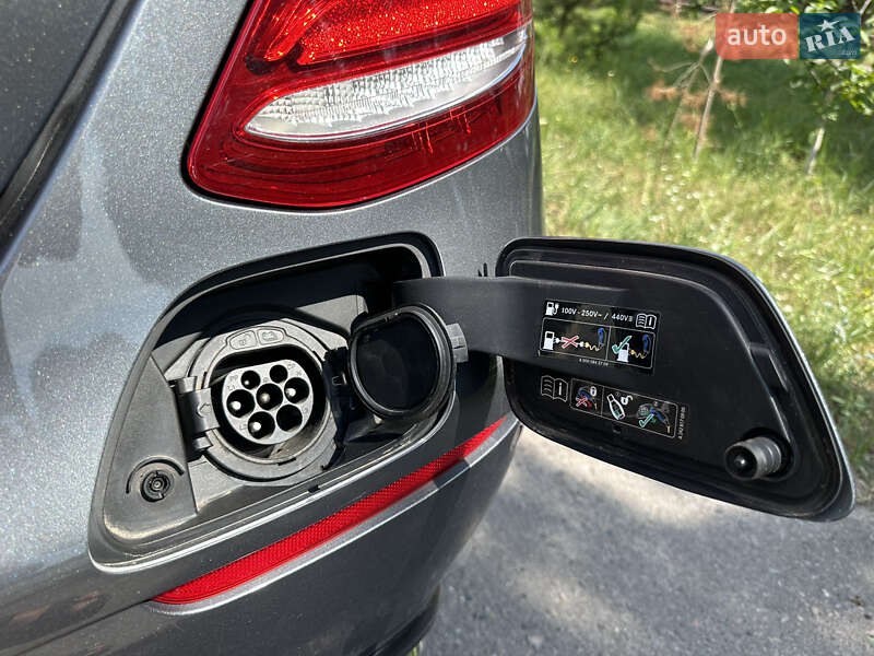 Седан Mercedes-Benz E-Class 2019 в Лохвице