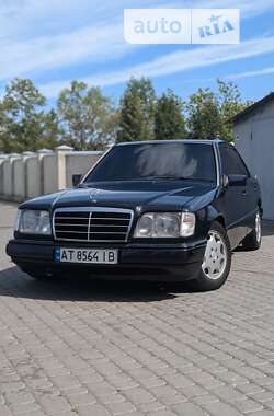 Седан Mercedes-Benz E-Class 1994 в Ивано-Франковске