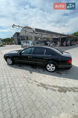 Седан Mercedes-Benz E-Class 2003 в Жовкве