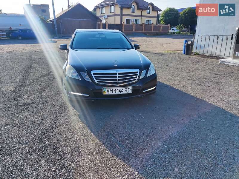 Седан Mercedes-Benz E-Class 2011 в Житомире