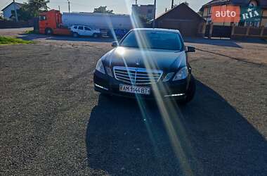 Седан Mercedes-Benz E-Class 2011 в 