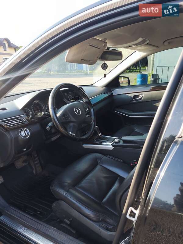 Седан Mercedes-Benz E-Class 2011 в Житомире