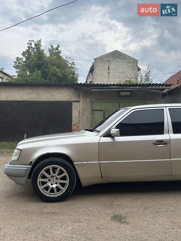 Седан Mercedes-Benz E-Class 1995 в Иршаве фото 23 Седан Mercedes-Benz E-Class 1995 в Иршаве