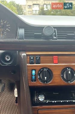 Седан Mercedes-Benz E-Class 1995 в 