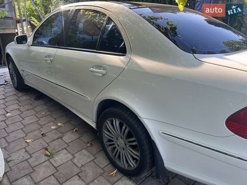 Седан Mercedes-Benz E-Class 2008 в Рівному
