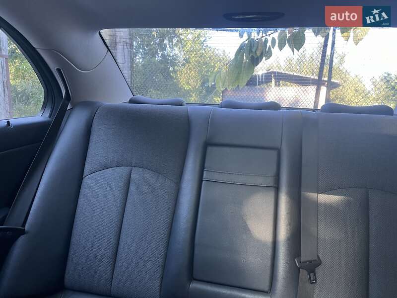Седан Mercedes-Benz E-Class 2008 в Рівному