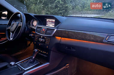Седан Mercedes-Benz E-Class 2012 в 
