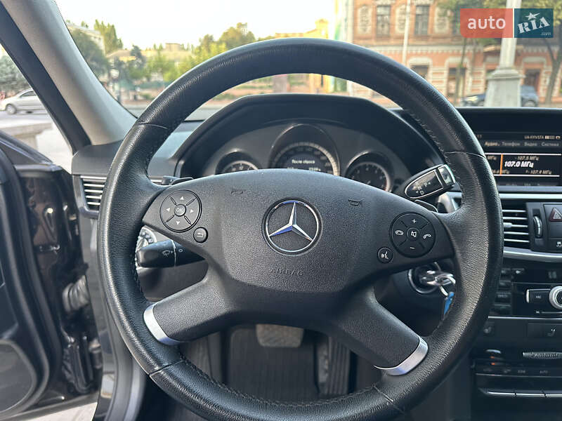 Седан Mercedes-Benz E-Class 2009 в Запоріжжі
