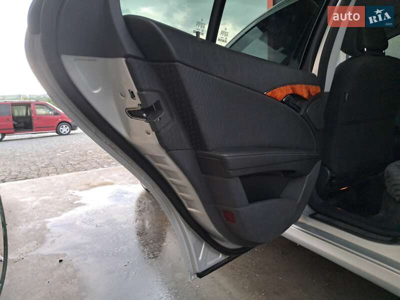 Седан Mercedes-Benz E-Class 2005 в Кельменцях фото 15 Седан Mercedes-Benz E-Class 2005 в Кельменцях