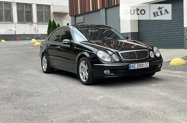 Седан Mercedes-Benz E-Class 2005 в Дніпрі