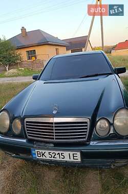 Седан Mercedes-Benz E-Class 1997 в Березному