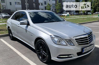 Седан Mercedes-Benz E-Class 2012 в Виннице