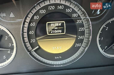Седан Mercedes-Benz E-Class 2012 в Львові