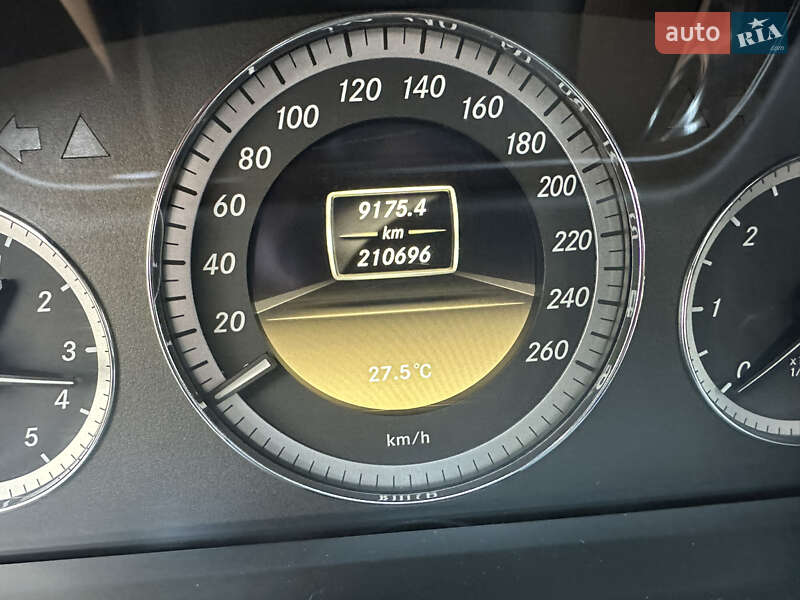 Седан Mercedes-Benz E-Class 2012 в Львові
