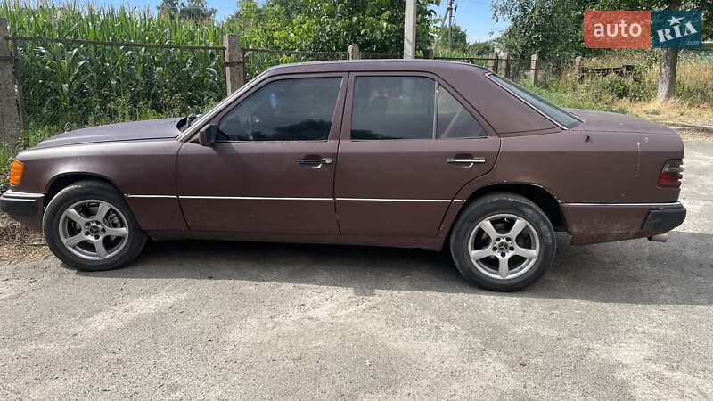 Седан Mercedes-Benz E-Class 1992 в Броварах