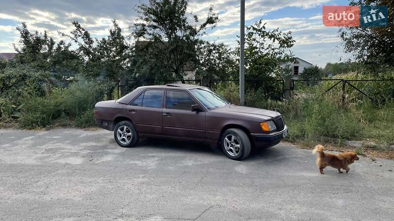 Седан Mercedes-Benz E-Class 1992 в Броварах