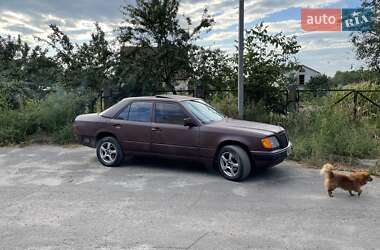 Седан Mercedes-Benz E-Class 1992 в 