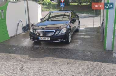 Седан Mercedes-Benz E-Class 2010 в Хмельницком