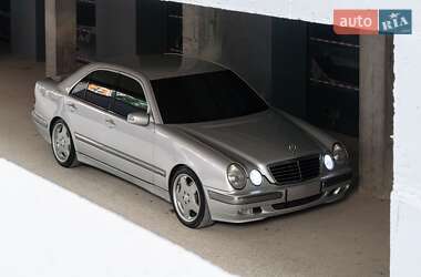 Седан Mercedes-Benz E-Class 2000 в 