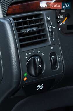 Седан Mercedes-Benz E-Class 2000 в 