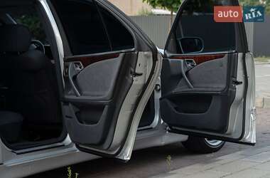 Седан Mercedes-Benz E-Class 2000 в 
