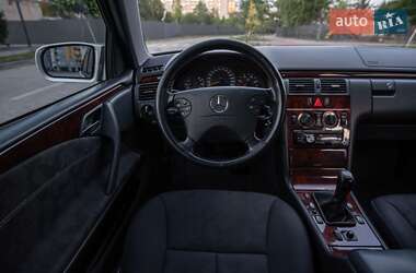 Седан Mercedes-Benz E-Class 2000 в 