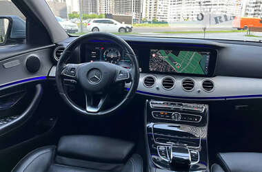 Седан Mercedes-Benz E-Class 2016 в Києві