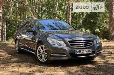 Універсал Mercedes-Benz E-Class 2010 в Дніпрі