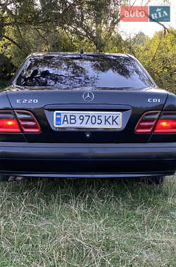Седан Mercedes-Benz E-Class 2001 в 