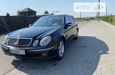 Седан Mercedes-Benz E-Class 2004 в Клевані