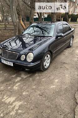 Седан Mercedes-Benz E-Class 2001 в Кельменцах