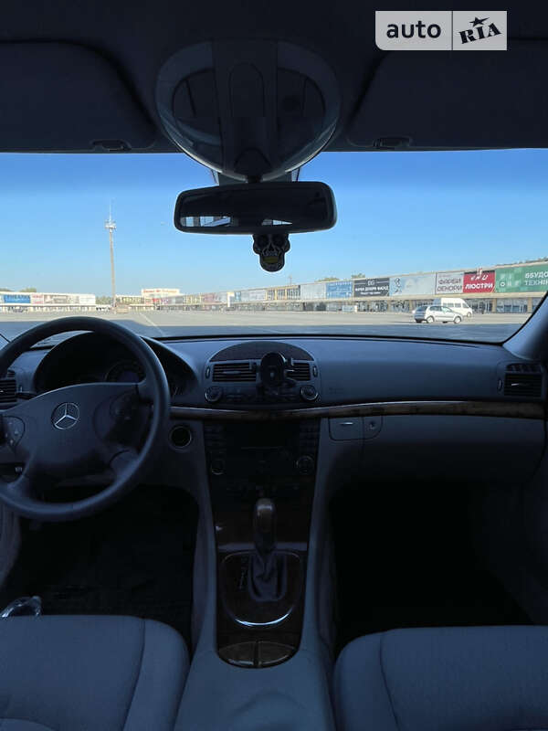 Седан Mercedes-Benz E-Class 2002 в Черновцах