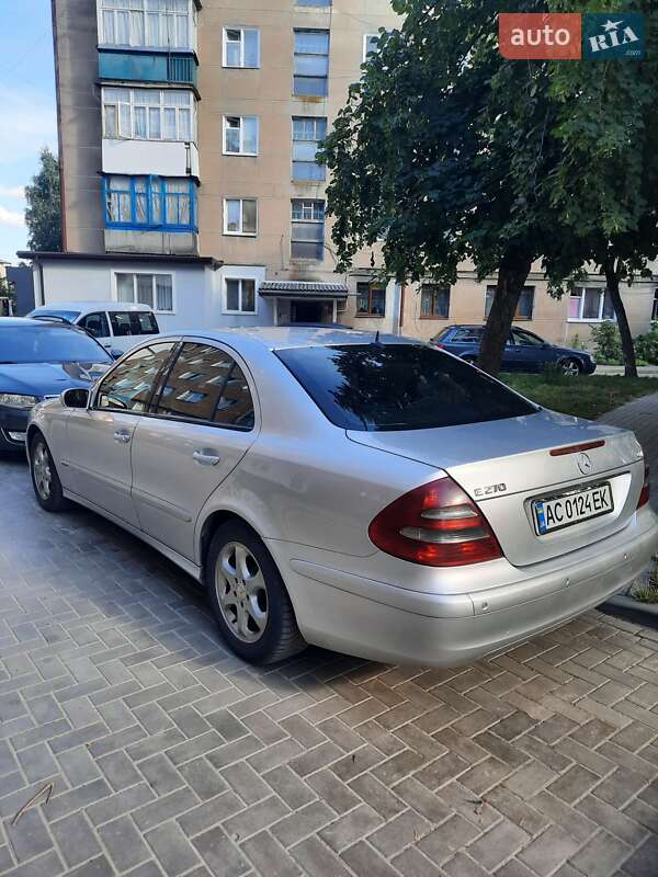 Седан Mercedes-Benz E-Class 2004 в Ковелі