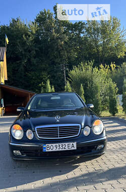 Седан Mercedes-Benz E-Class 2004 в Гусятині