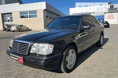 Седан Mercedes-Benz E-Class 1994 в Одессе