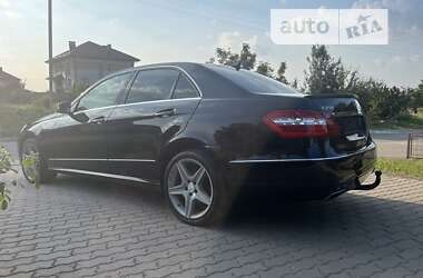 Седан Mercedes-Benz E-Class 2012 в Львові