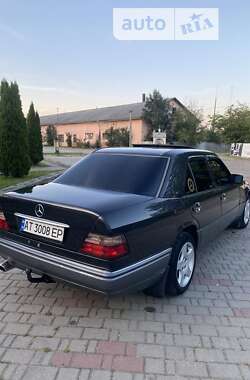 Седан Mercedes-Benz E-Class 1995 в Івано-Франківську